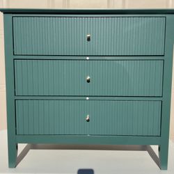 Royalcraft Fluted 3 Drawer Dresser, Wide Chest of Drawers with Ball Bearing Slide Modern Nightstand