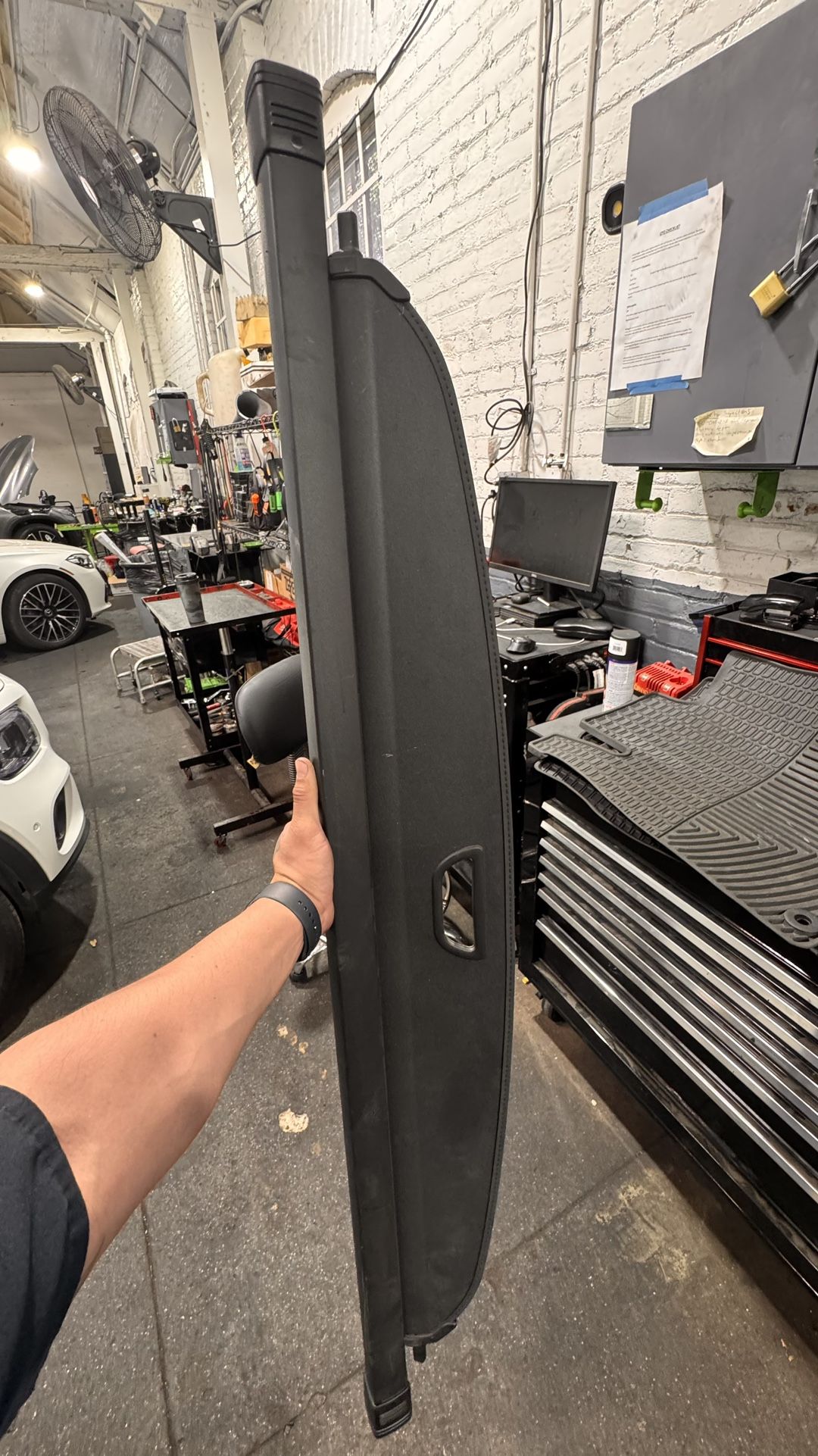 Mercedes Gle Rear cargo compartment cover