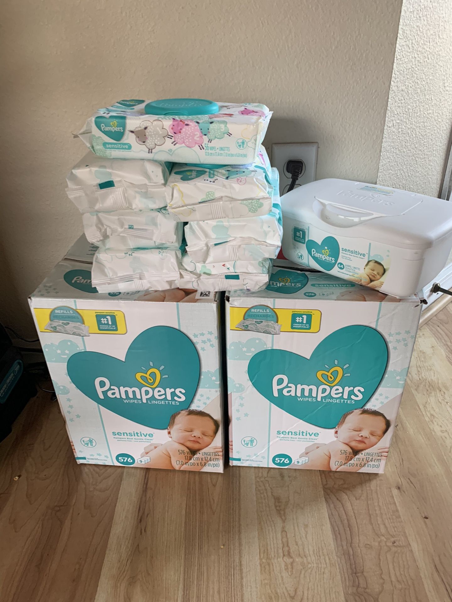 Pampers Sensitive Wipes 26 refill and container