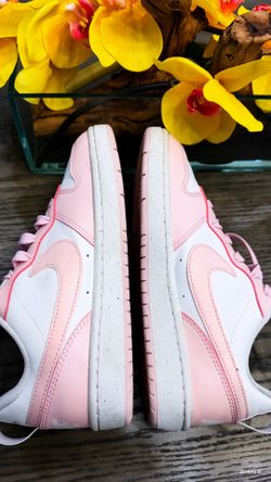 Pink Nike dunks