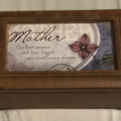 A gift for Your Mother of a music box 