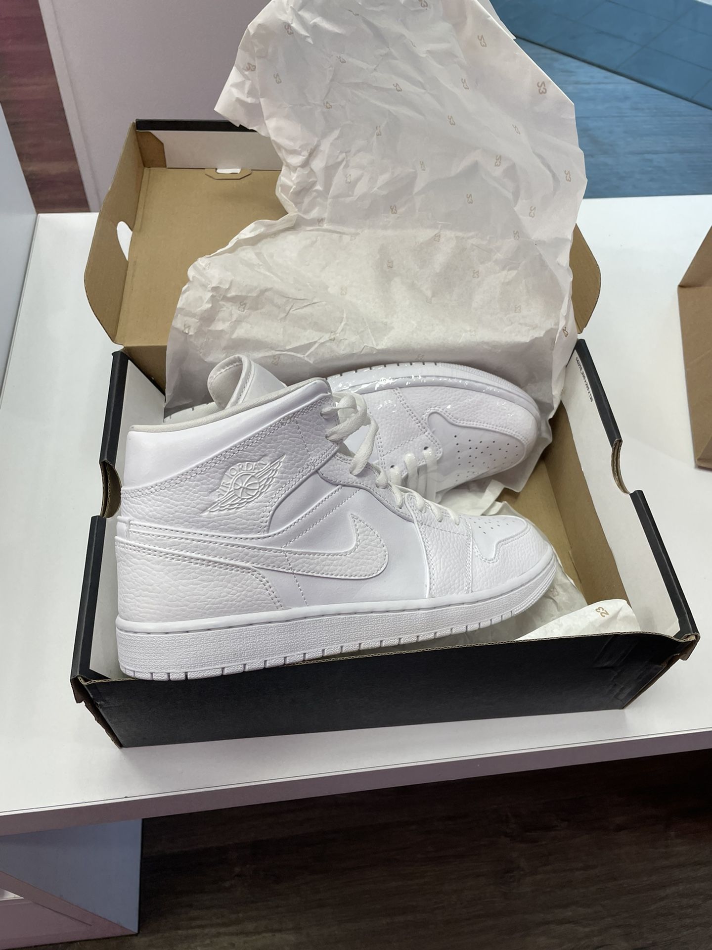 Jordan 1 Mid White Size 11