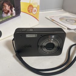Kodak EasyShare V1073 Digital Camera Touch Screen 