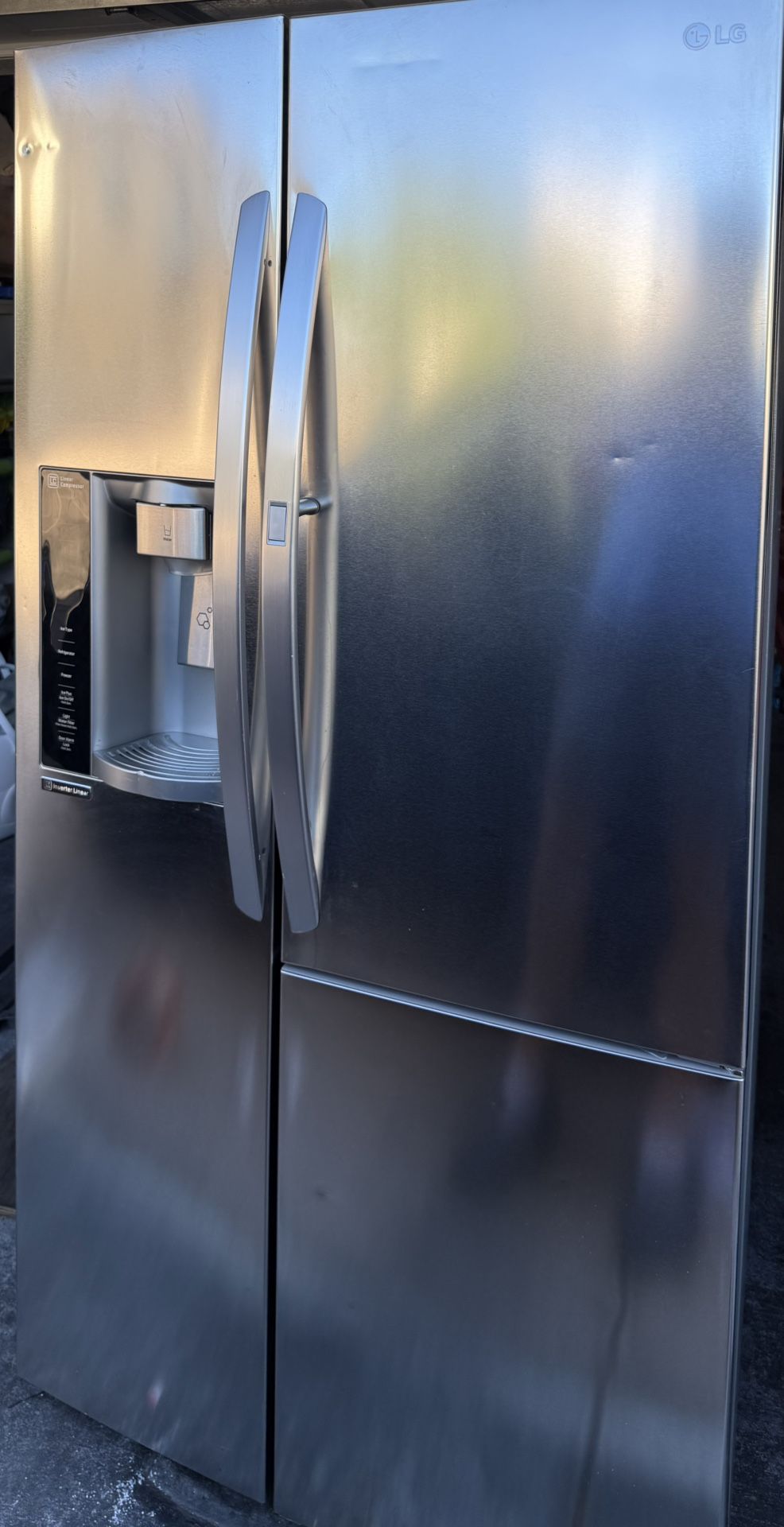 Free!!!!!LG Side By Side Refrigerator And Freezer - Not Cooling
