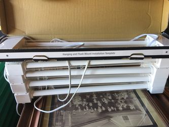 GROW LIGHTS FEIT GROW LIGHTS  5 IN TOTAL  EXCELLENT LIKE NEW CONDITION  LOCATION  488 W. VICTORY RD. HENDERSON, NV 89015