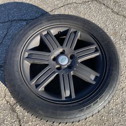 Land Rover/ Range Rover Wheel With Tire