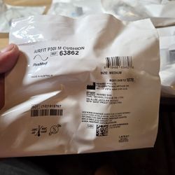 CPAP AirFit P301 M Cushion.   Medium Size.   Bread New.      Hablo Español 
