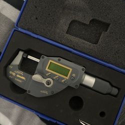 Digital micrometer