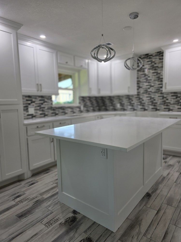 DEALS ON GRANITE & QUARTZ COUNTERTOPS