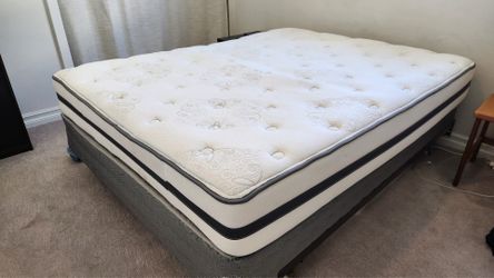 Beautyrest Vanderbilt Collection Pillow-Top Mattress – Queen | With Box Spring & Frame
