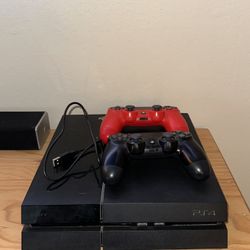 PS4 + 2 controllers