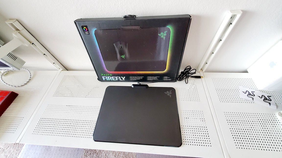 Firefly razer hard gaming mouse pad