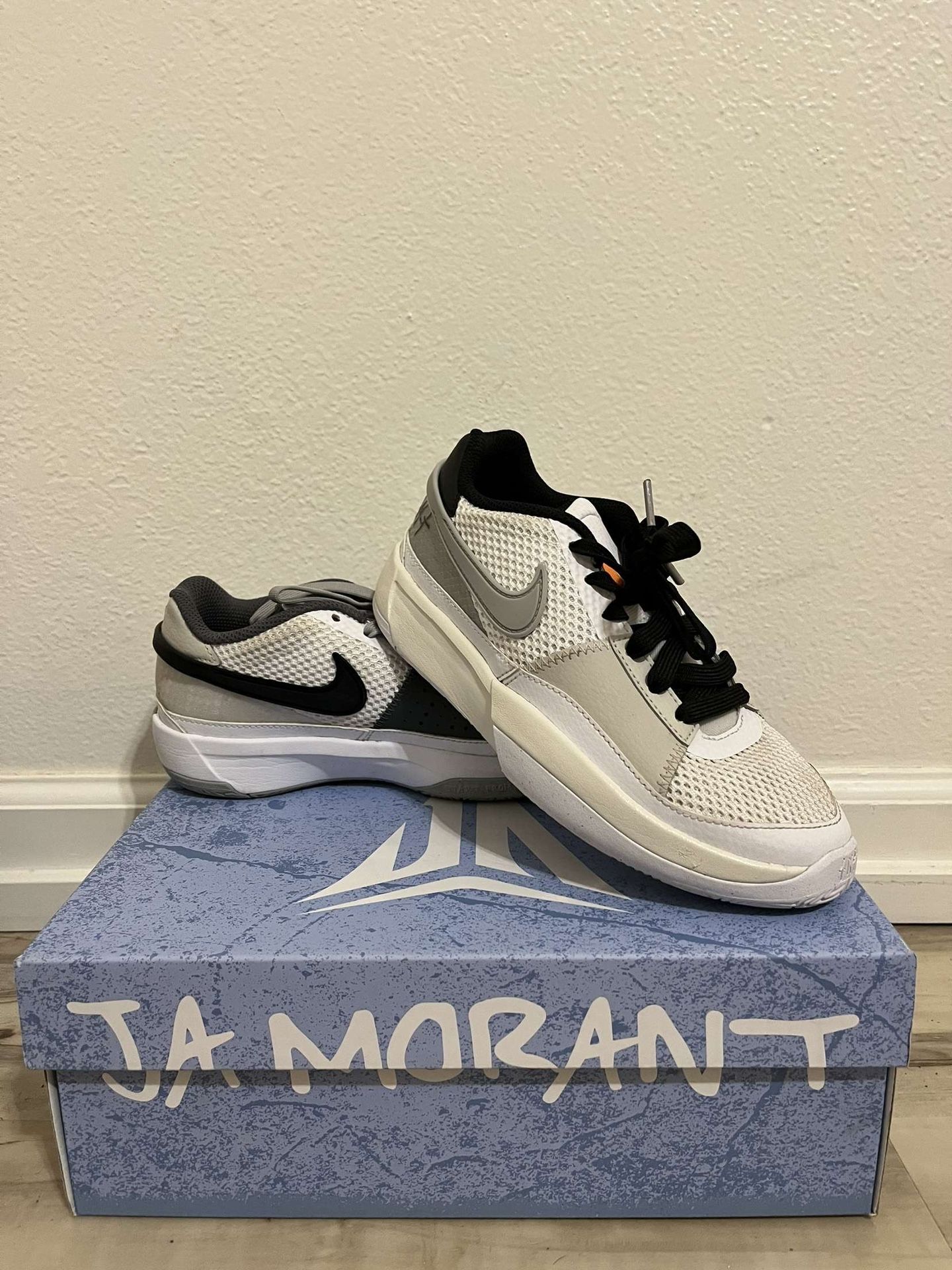 Nike Ja Morant 1’s White/Light Smoke Size 3.5