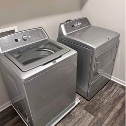 Maytag Bravos XL washer & Dryer Set