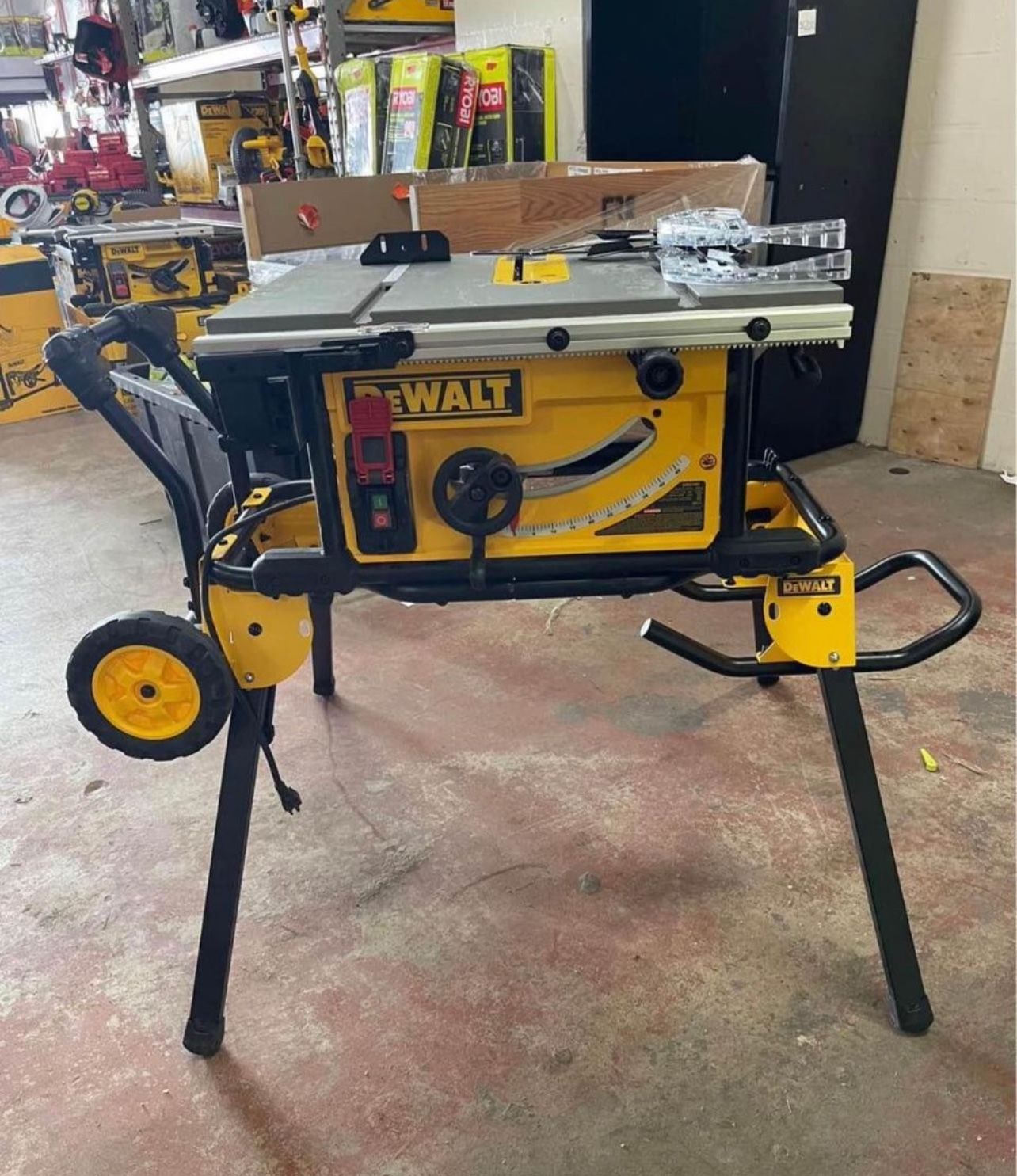DeWALT 10 in Table Saw with Rolling Stand
