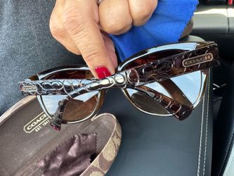 Coach woman sunglasses