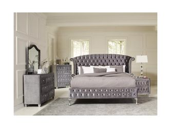 New 4 piece queen bedroom set