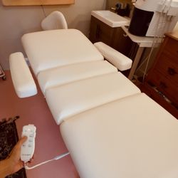 Beautiful SkinAct Electric Spa Bed