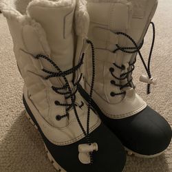 Kids Snow Boots Size 5 