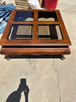 Vintage coffee table 39x39x26