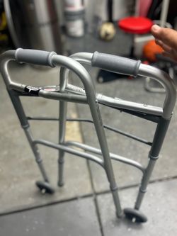 Adult walker