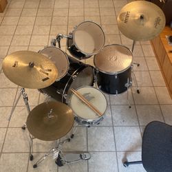 Beginner Drum Set — Used (RockWood) Full Drum set. (not free, looking for best offer) 