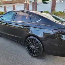 (13) Ford Fusion, Low Miles, Clean Title, 4 Cylinder Gas Saver, 20"Rims, Smogged, Registered, Runs And Drives Great 