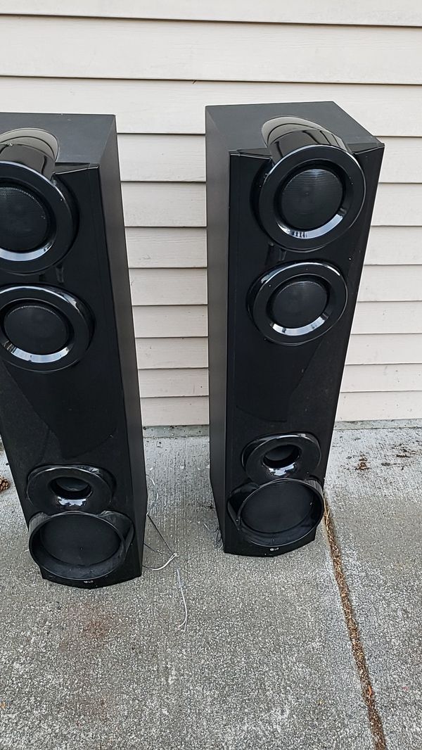 Pair of LG Tower Speakers Model S65T3S w/ builtin Subwoofers for Sale