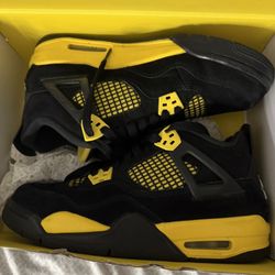 Jordan 4s Thunder