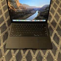 MacBook Air M3 