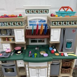 Step 2 Kids Kitchen 