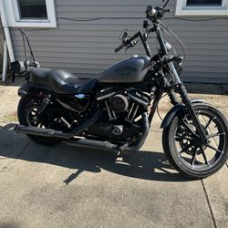 2016 Harley Sportster Iron 883