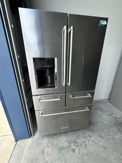 Refrigerator 
