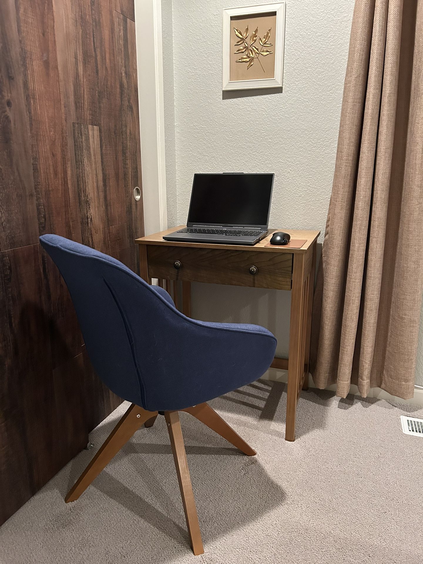 26” Mission Style Dest with Keyboard Drawer