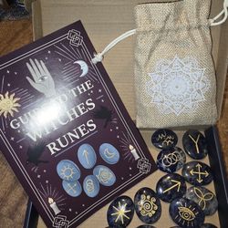 Witches' Runes Stones gift set includes 32 page guide and jute bag 