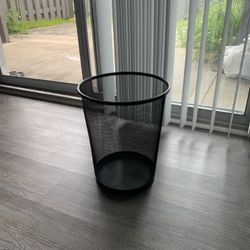Trash bin