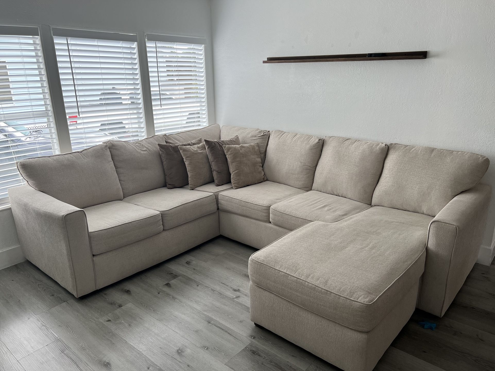 SOFA MUEBLE EN VENTA for Sale in Miami, FL OfferUp