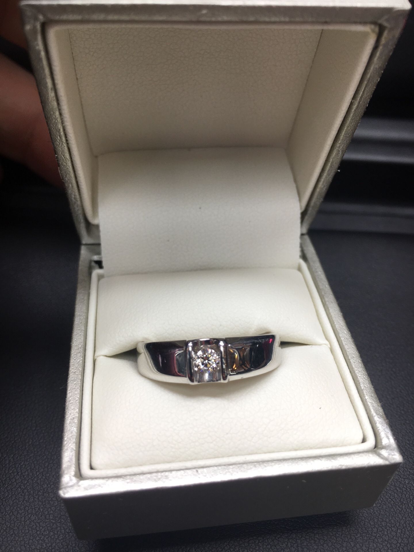 14k white gold with diamond ring