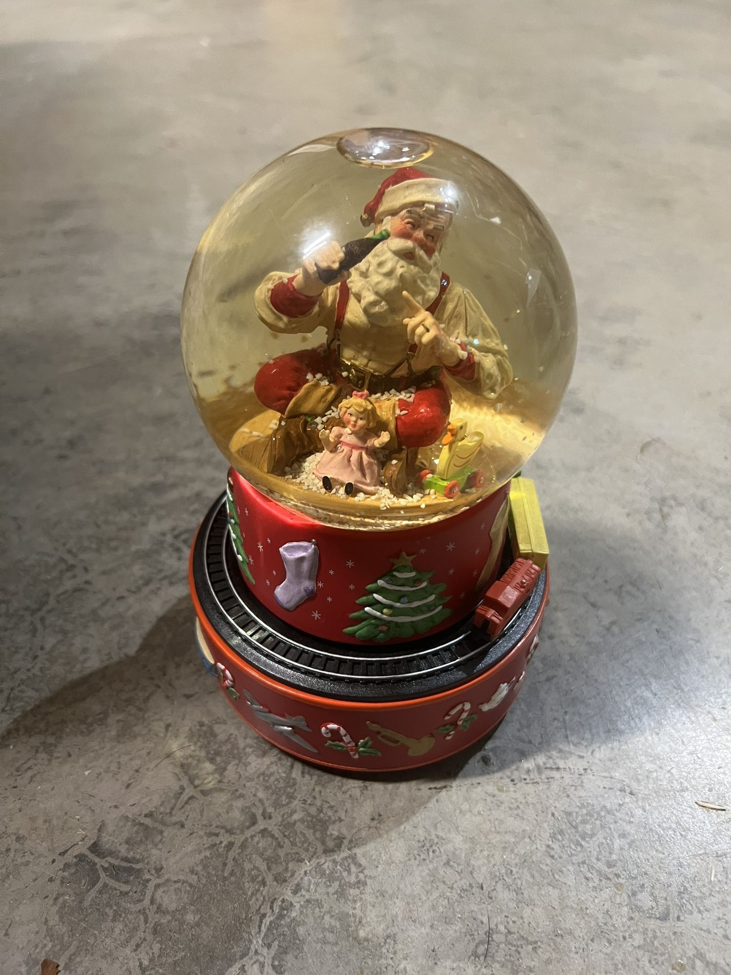 1971 Coca Cola Santa Musical Snow Globe "I’d Like To Teach The World To Sing"