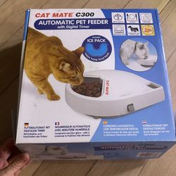 CAT MATE C300 AUTO FEEDER W/ EX ICE PACK