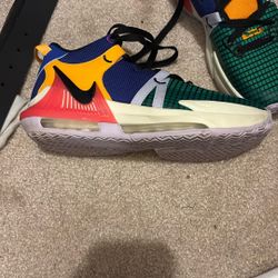 LeBron Witness 7s (Basketball Shoes)