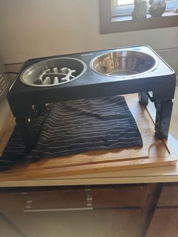 Dog bowl stand