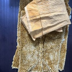 Yellow Bath Towel And Rig Set