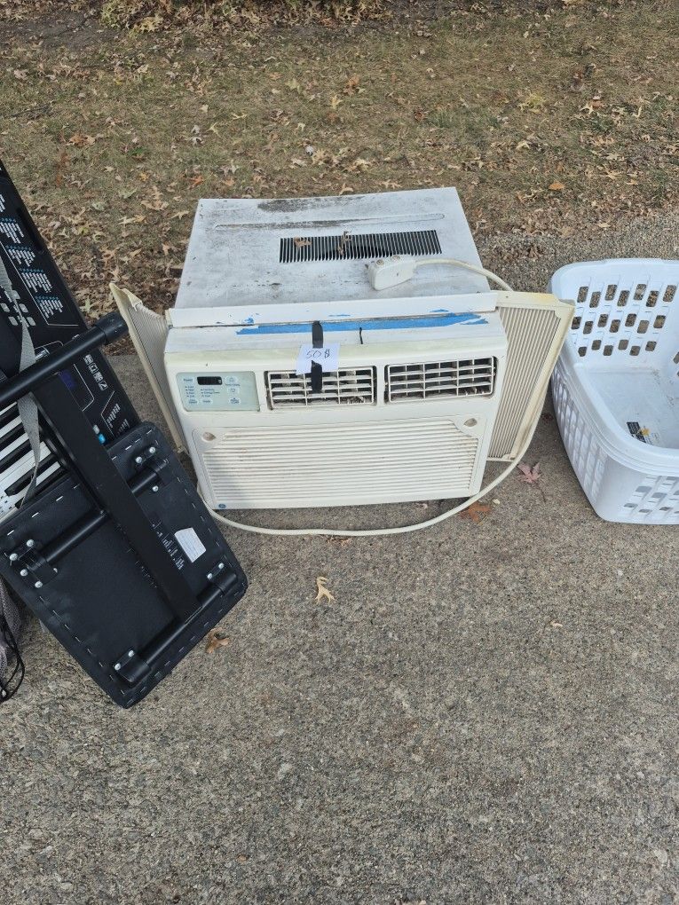 Air Conditioner 250 BTU