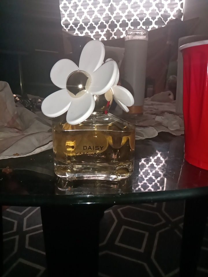 ***BRAND NEW ***NEVER USED Daisy by Marc Jacobs Parfume