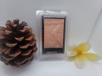 YSL highlighter Color #1