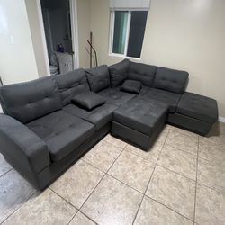 Sectional Couch/Sofa