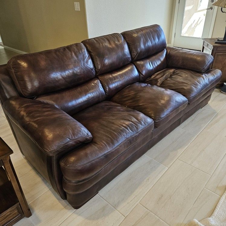 FREE Comfy Leather Sofa – Soft, Clean, and Cozy Smoke Free Home