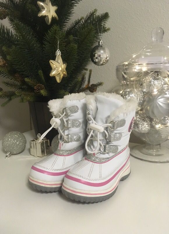 Baby girl snow boots size 7