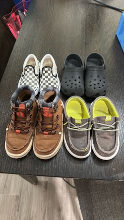 Little Kid shoes size 11